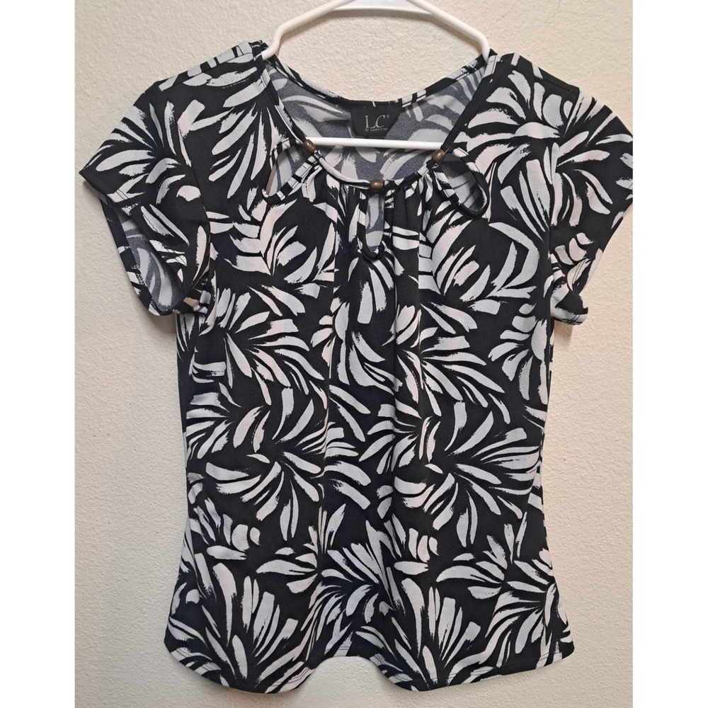 LC by Laura Cruz Black White Floral Top Size M Beaded Neck Stretch Blouse